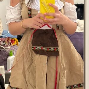 Ocktobrrfest Durndl Traditional Beige and Brown Dress with Floral Accents